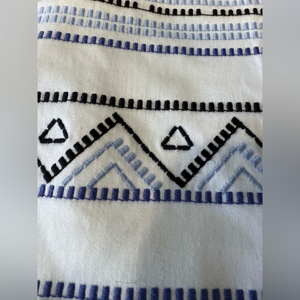 White House Black Market Embroidered Pencil Skirt - Picture 2 of 9